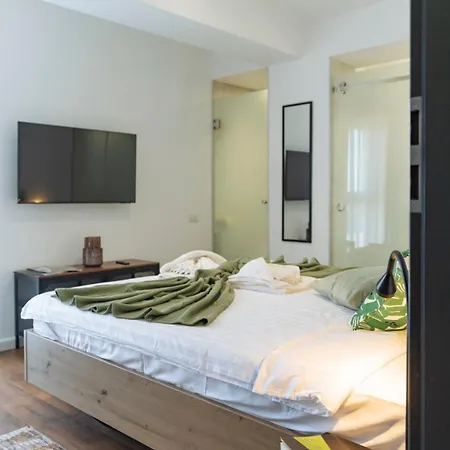 Apartment 24 Penthouse - New Building & Parking Bucharest