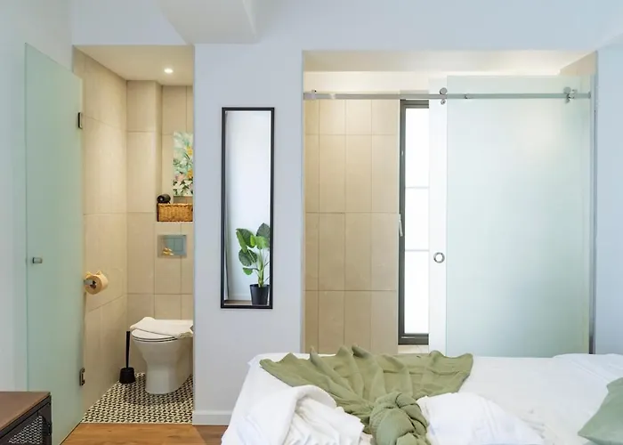24 Penthouse - New Building & Parking Apartment *
